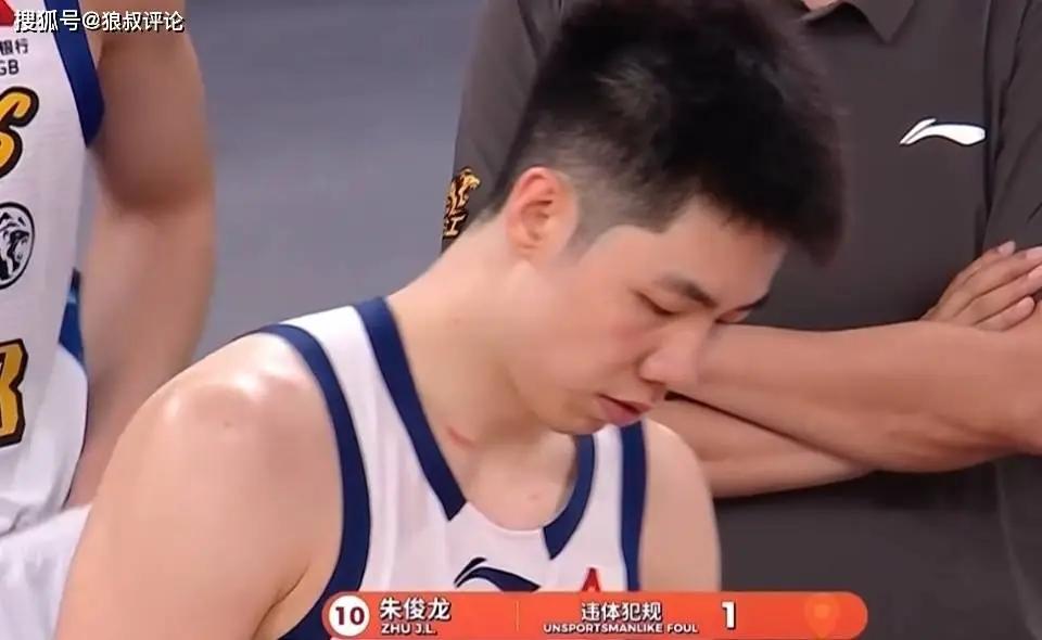 乐鱼平台场均28+7+5，火箭追29岁巨星前锋，拆队甩卖不划算！不如静观其变