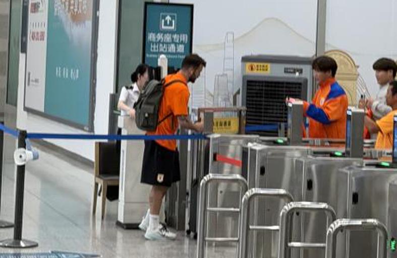 图片报：克洛普拟征召法兰克福23岁前锋埃布努塔利布