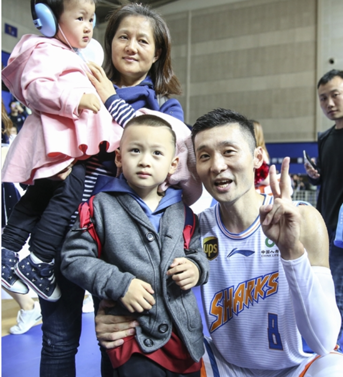 离开利物浦后,他去了沙特豪门当体育总监