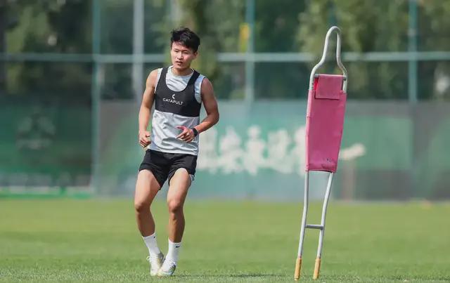 压哨签？曝曼联再度挖角布莱顿，4000万镑砸海鸥年度最佳球员